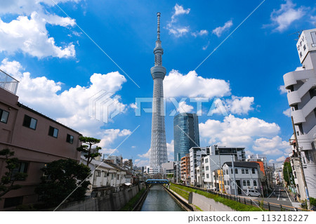 從東京墨田區樹間橋看到的東京晴空塔 從東京墨田區樹間橋看到的東京晴空塔 113218227