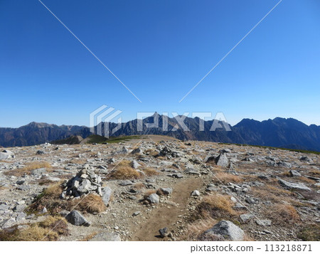 深秋的北阿爾卑斯山（從雙六山到矢鹿岳的山脊線） 113218871