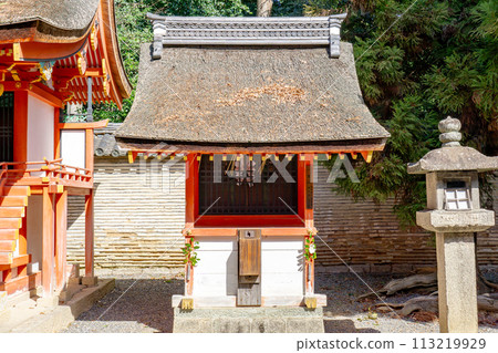 Itosha Shrine, a sub-shrine of Iwashimizu Hachimangu Shrine in Yawatatakabo, Yawata City, Kyoto Prefecture 113219929
