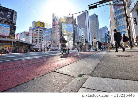 People crossing the Shinjuku West Exit Big Guard Intersection People crossing the Shinjuku West Exit Big Guard Intersection 113220446
