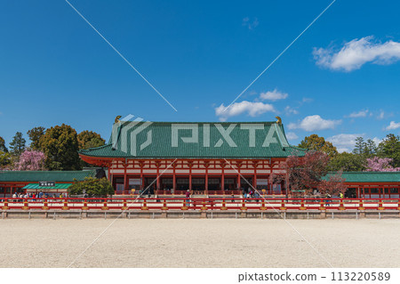 Kyoto Heian Shrine Daigokuden (Outer Worship Hall) 113220589