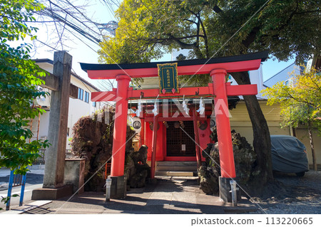 Tenpaku Inari Shrine, a branch shrine of Suga Shrine in Shinjuku Ward, Tokyo Tenpaku Inari Shrine, a branch shrine of Suga Shrine in Shinjuku Ward, Tokyo 113220665