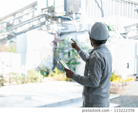 A scene where construction-related contractors are working A scene where construction-related contractors are working 113222356