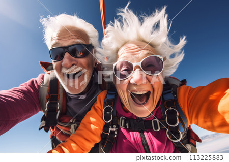oyful Senior Couple Skydiving oyful Senior Couple Skydiving 113225883