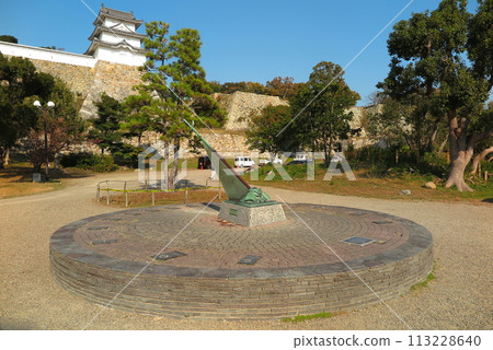 "Kabuto Sundial" installed at Akashi Castle 113228640