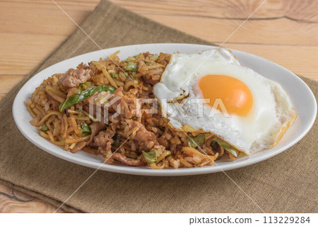Soba rice and fried egg 113229284