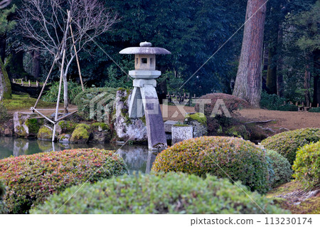 金澤文化財產指定庭園特別名勝兼六園琴寺燈籠 金澤文化財產指定庭園特別名勝兼六園琴寺燈籠 113230174