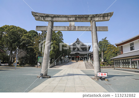 豐川稻荷鳥居及本堂 113232882