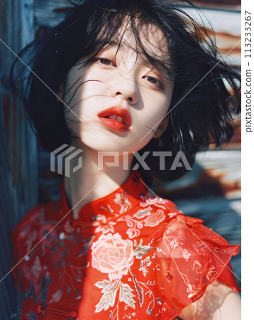 傳統與現代結合的優雅中國女性肖像 113233267