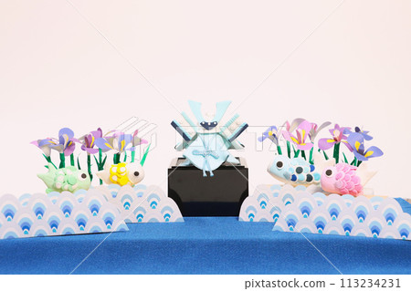 Children's Day image background: pastel colored miniature helmets, irises, and cute carp streamers 113234231