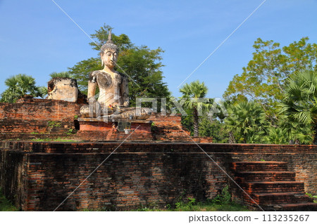 泰國北部古都素可泰世界文化遺產素可泰歷史公園內的Wat Maechong寺佛像 泰國北部古都素可泰世界文化遺產素可泰歷史公園內的Wat Maechong寺佛像 113235267
