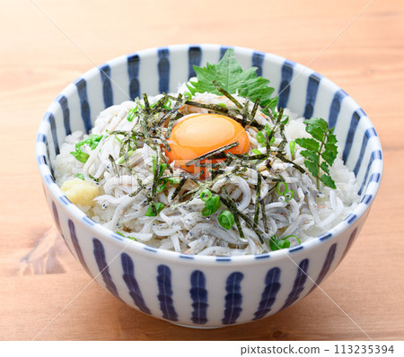 Pot-fried shiitake on rice Pot-fried shiitake on rice 113235394