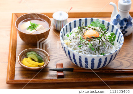 Pot-fried shiitake on rice Pot-fried shiitake on rice 113235405