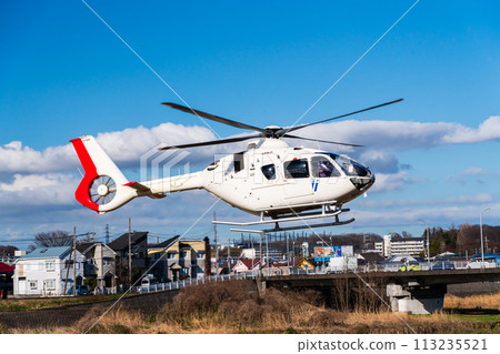 直升機降落河床緊急運輸 113235521