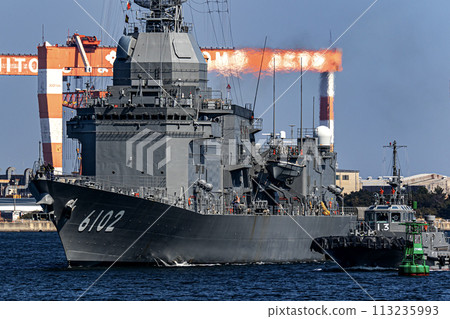 護衛艦飛鳥號（試驗艦）返回神奈川縣海上自衛隊橫須賀基地 113235993