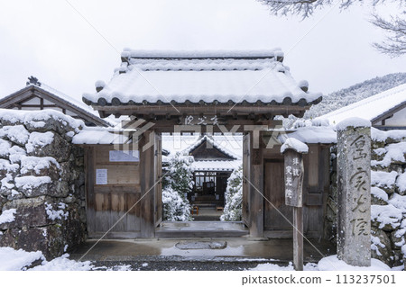 京都的冬天，大原，慈光院的雪景 113237501