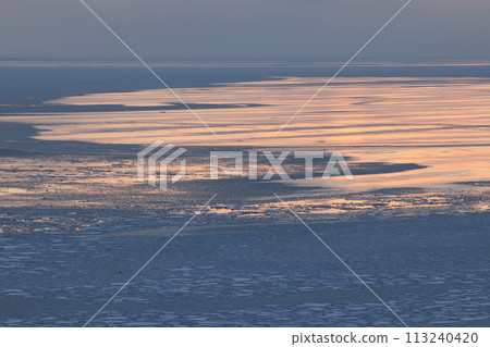 北海道知床岬夕陽倒影 113240420