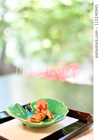 餐廳食物、開胃菜、沾醬、垂直組合 113240943