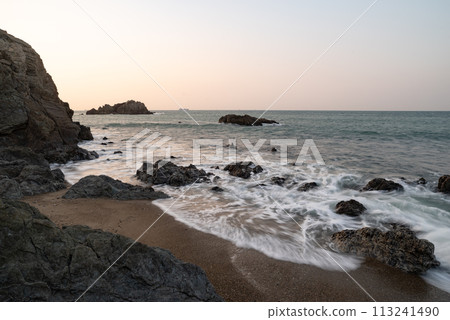 Waves rush Waves rush 113241490