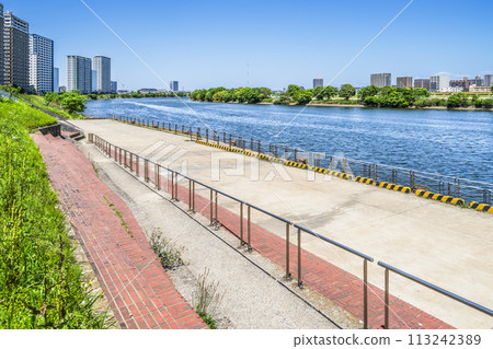 多摩河景公園風景【神奈川縣川崎市】 多摩河景公園風景【神奈川縣川崎市】 113242389