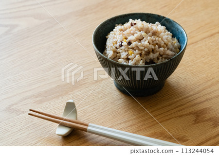Five-grain brown rice served in a rice bowl Five-grain brown rice served in a rice bowl 113244054