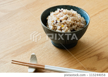Five-grain brown rice served in a rice bowl Five-grain brown rice served in a rice bowl 113244058
