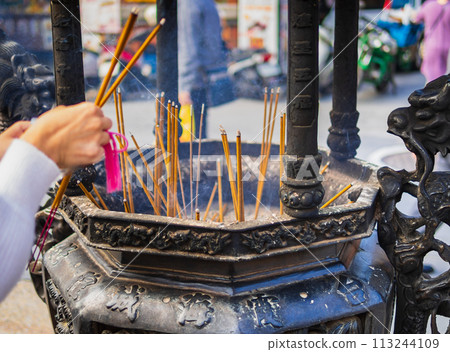Taipei: A power spot for matchmaking: Xiahai Chenghuang Temple 113244109