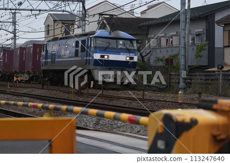 Tokaido Line Kamakura (passenger freight) railroad crossing Tokaido Line Kamakura (passenger freight) railroad crossing 113247640