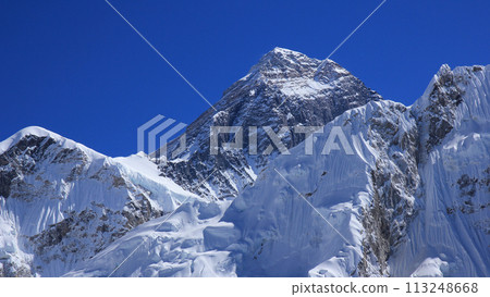 Azure blue sky over Mount Everest, Nepal. 113248668