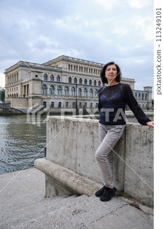 beautiful senior woman beautiful senior woman 113249101