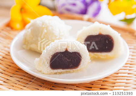 Tempura steamed buns 113251393