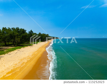 Summer sea waves crashing on sandy shore seascape background,Wide angle lens ocean nature background 113252023