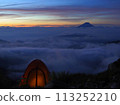 從山地帳篷營地看到的黎明富士山 113252210