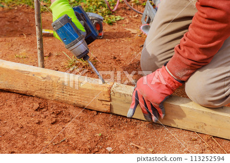 Production of formwork with removable timbering for house with concrete foundation Production of formwork with removable timbering for house with concrete foundation 113252594