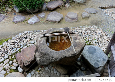 Tondabayashi City Jinaimachi, old house, streetscape, crouching 113254640