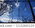 柵欄和塔的剪影 113260120