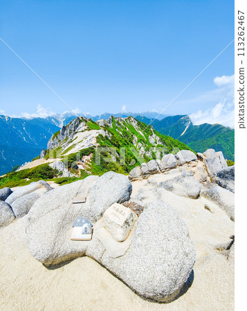 Climbing Mt. Tsubakuro in summer (view of Mt. Kitatsubakuro from the summit of Mt. Tsubakuro) Climbing Mt. Tsubakuro in summer (view of Mt. Kitatsubakuro from the summit of Mt. Tsubakuro) 113262467