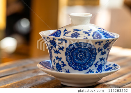 Blue and white porcelain tea cup 113263262