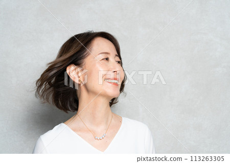 一個中年婦女的肖像 113263305