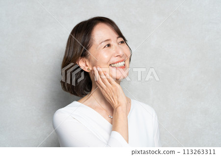 Portrait of a middle-aged woman 113263311