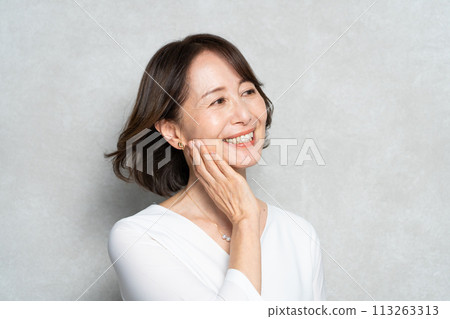 一個中年婦女的肖像 113263313