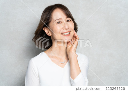 Portrait of a middle-aged woman Portrait of a middle-aged woman 113263320