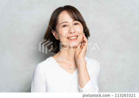 Portrait of a middle-aged woman 113263321