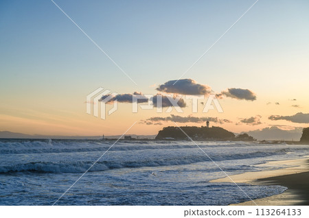 Shonan Enoshima and Shichirigahama Beach at sunset Shonan Enoshima and Shichirigahama Beach at sunset 113264133