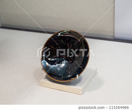 Black-glazed porcelain bowl, National Palace Museum 113264966
