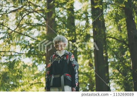 Active Senior 113269089