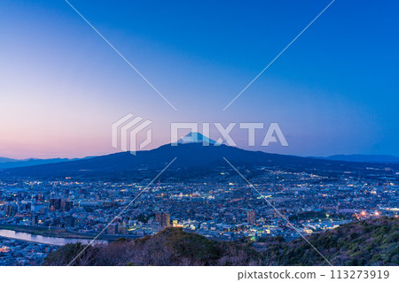 沼澤（靜岡縣）都市風景和富士山日落視圖 113273919