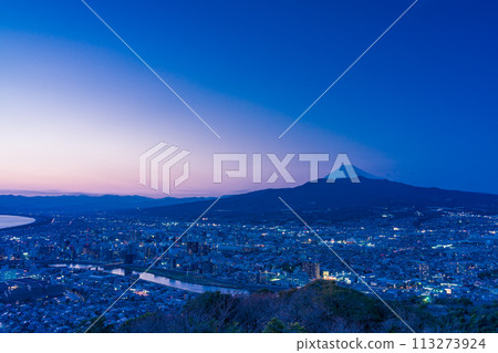 Cityscape of Numazu (Shizuoka Prefecture) and sunset view of Mt. Fuji Cityscape of Numazu (Shizuoka Prefecture) and sunset view of Mt. Fuji 113273924