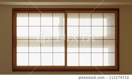 現代日式室內裝潢的日式房間裡的障子窗 113274318