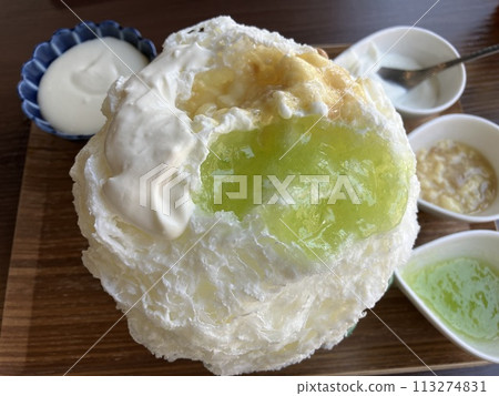 刨冰配甜瓜、布丁和稀有乳酪 113274831